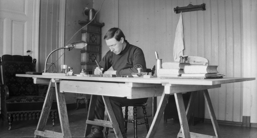 Kristian Berge working 1913